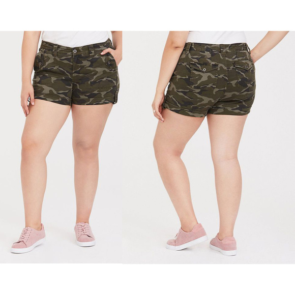 torrid Pants - NWOT Sz 12 Torrid Camo Shorts